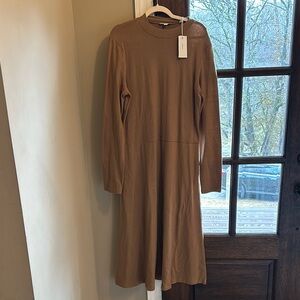 Elegant Brown Long-Sleeve Dress